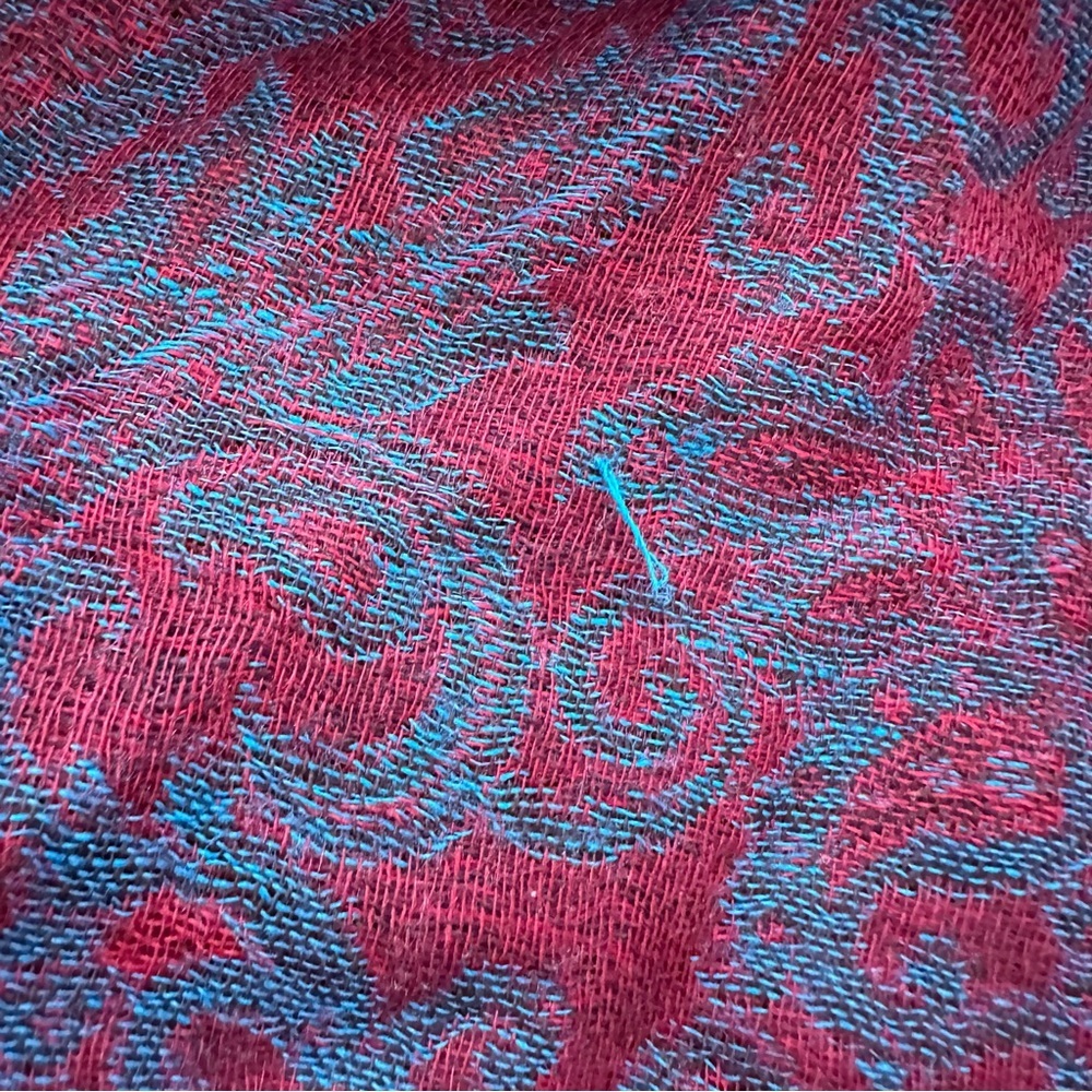Large Scarf - Picture 5 of 8